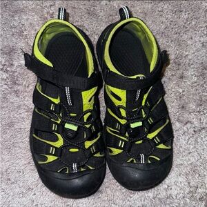 Kids Black and Green Keen Sandals | Size 5